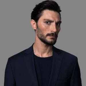 Актёр Ильхан Шен